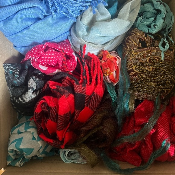 Red and Black Checkered Scarf - Picture 2 of 2